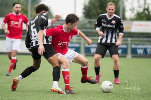 Foto's v.v. Hierden 1 - Bennekom 1 - 25 september 2021 foto 4/15