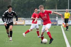 Foto's v.v. Hierden 1 - Bennekom 1 - 25 september 2021 foto 8/15