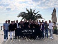 Monopole trakteert v.v. Hierden 1 op Kampioensdiner