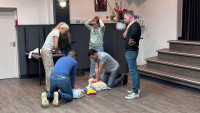 Succesvolle Workshops AED en Reanimatie in Hierden: 48 Personen Opgeleid