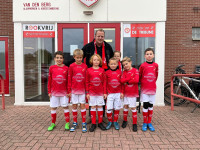 Gouweleeuw Schilders nieuwe shirtsponsor van de volledige jeugdafdeling v.v. Hierden