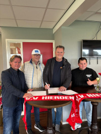 Berends & Slump trotse partner van de jeugd van v.v. Hierden!