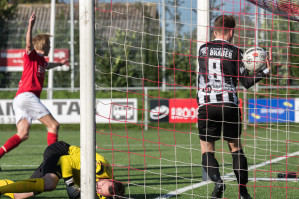 Foto's v.v. Hierden 1 - Bennekom 1 - 26 oktober 2019 foto 2/35