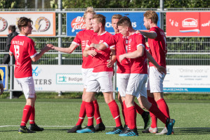 Foto's v.v. Hierden 1 - Bennekom 1 - 26 oktober 2019 foto 5/35