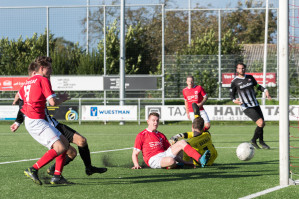Foto's v.v. Hierden 1 - Bennekom 1 - 26 oktober 2019 foto 7/35