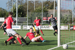Foto's v.v. Hierden 1 - Bennekom 1 - 26 oktober 2019 foto 8/35