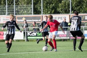 Foto's v.v. Hierden 1 - Bennekom 1 - 26 oktober 2019 foto 12/35