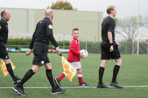 Foto's v.v. Hierden 1 - Dos Kampen 1 - 9 november 2019 foto 2/30