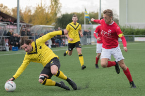 Foto's v.v. Hierden 1 - Dos Kampen 1 - 9 november 2019 foto 12/30