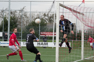 Foto's v.v. Hierden 1 - KHC 1 - 23 november 2019 foto 13/32