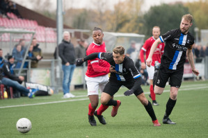 Foto's v.v. Hierden 1 - KHC 1 - 23 november 2019 foto 16/32