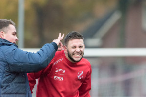 Foto's v.v. Hierden 1 - KHC 1 - 23 november 2019 foto 22/32