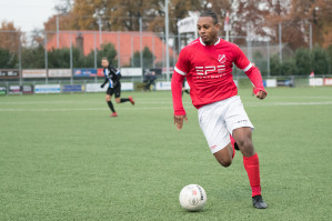 Foto's v.v. Hierden 1 - KHC 1 - 23 november 2019 foto 23/32