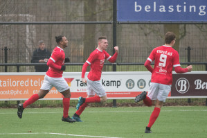 Foto's DZC '68 1 - v.v. Hierden 1 - 25 januari 2020 foto 11/26