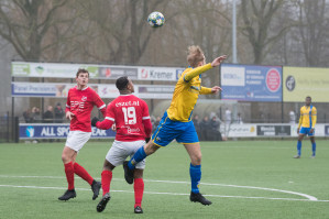 Foto's DZC '68 1 - v.v. Hierden 1 - 25 januari 2020 foto 14/26